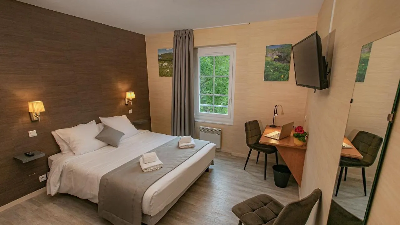L'Hotel Des Bains - Salles-La-Source